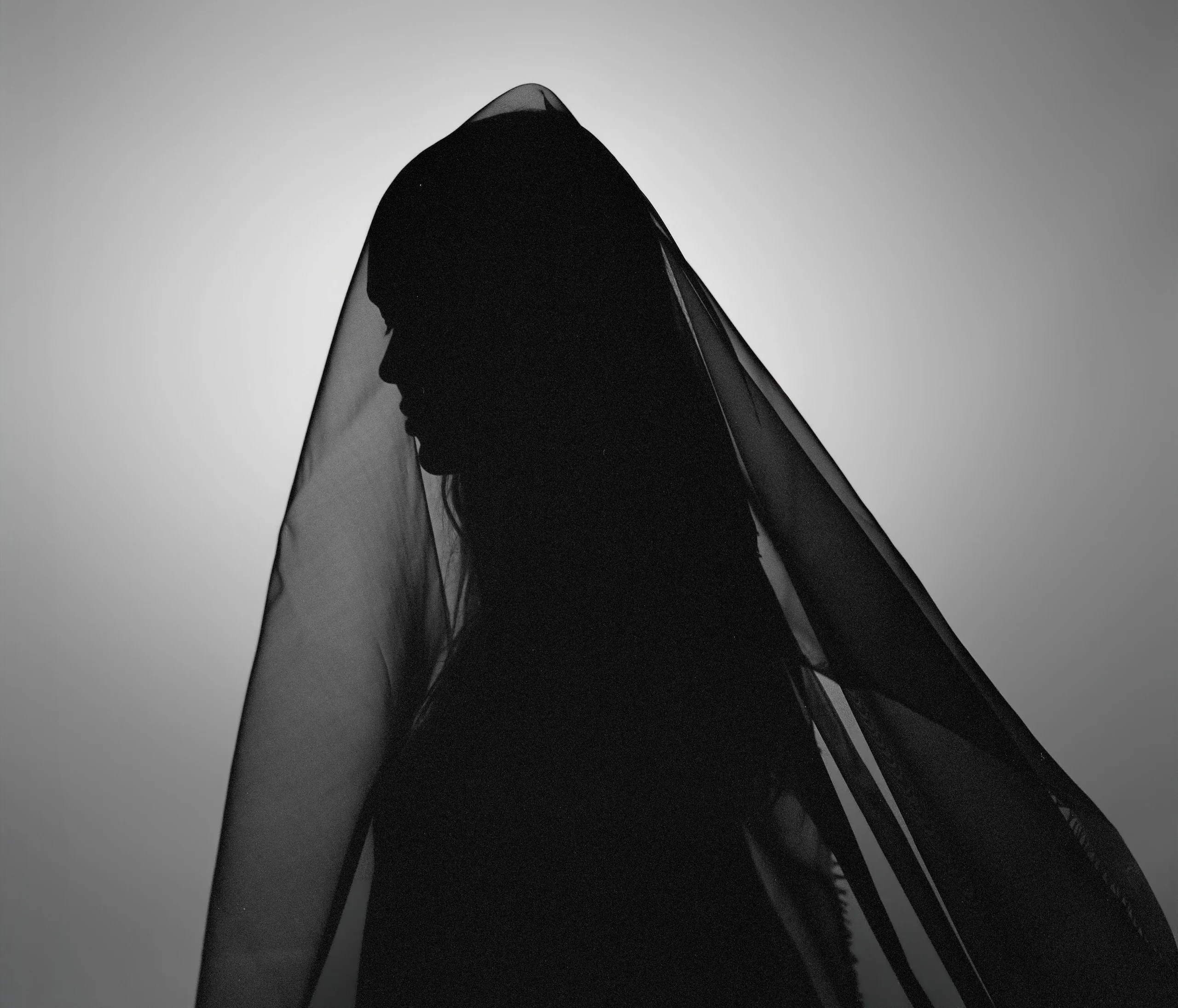 Mathilde, Veiled